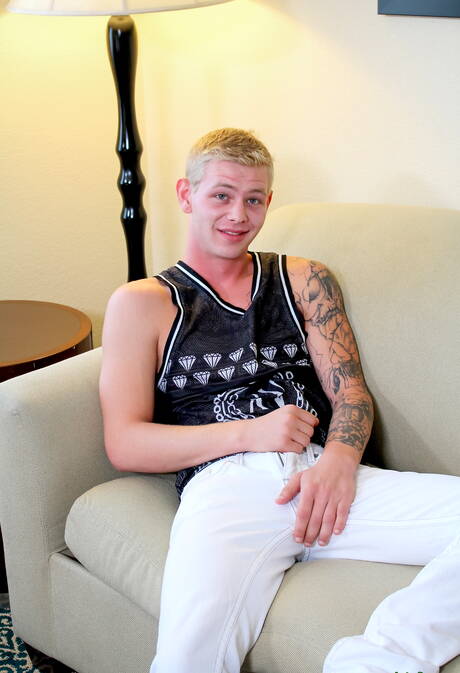 Blonde Twink Pictures